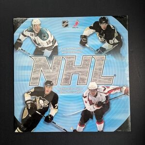 NHL 2010 Wall Calendar 16-Month Hockey Teams Players Sports Collectibles